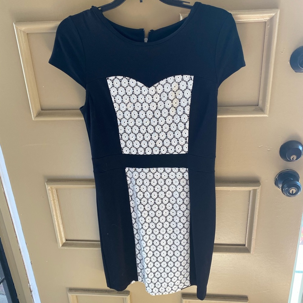 Black and white Kenzie dress.